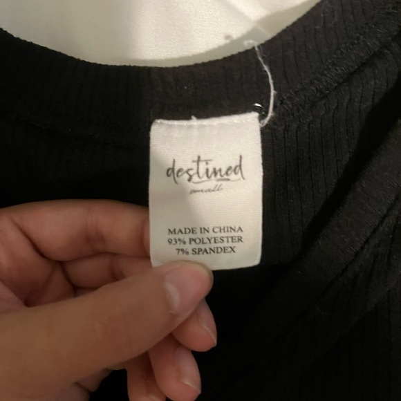 black tillys cropped top - Picture 2 of 2